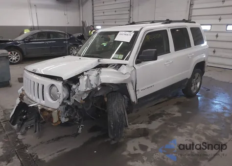 2015 Jeep Patriot Latitude из США, поврежденный, VIN 1C4NJRFBXFD188642